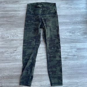 RARE Lululemon Camo Wunder under leggings - size 6